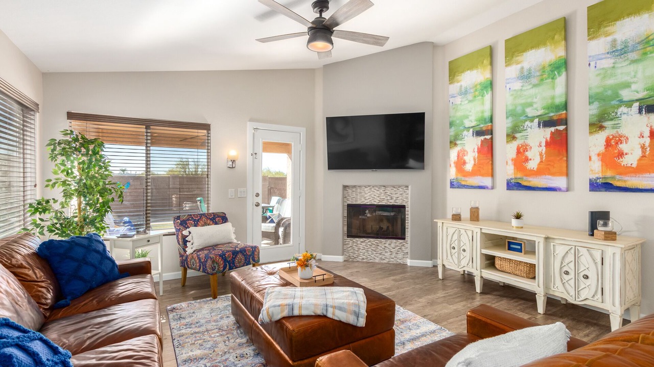 Photo of Livingroom in Desert Ridge