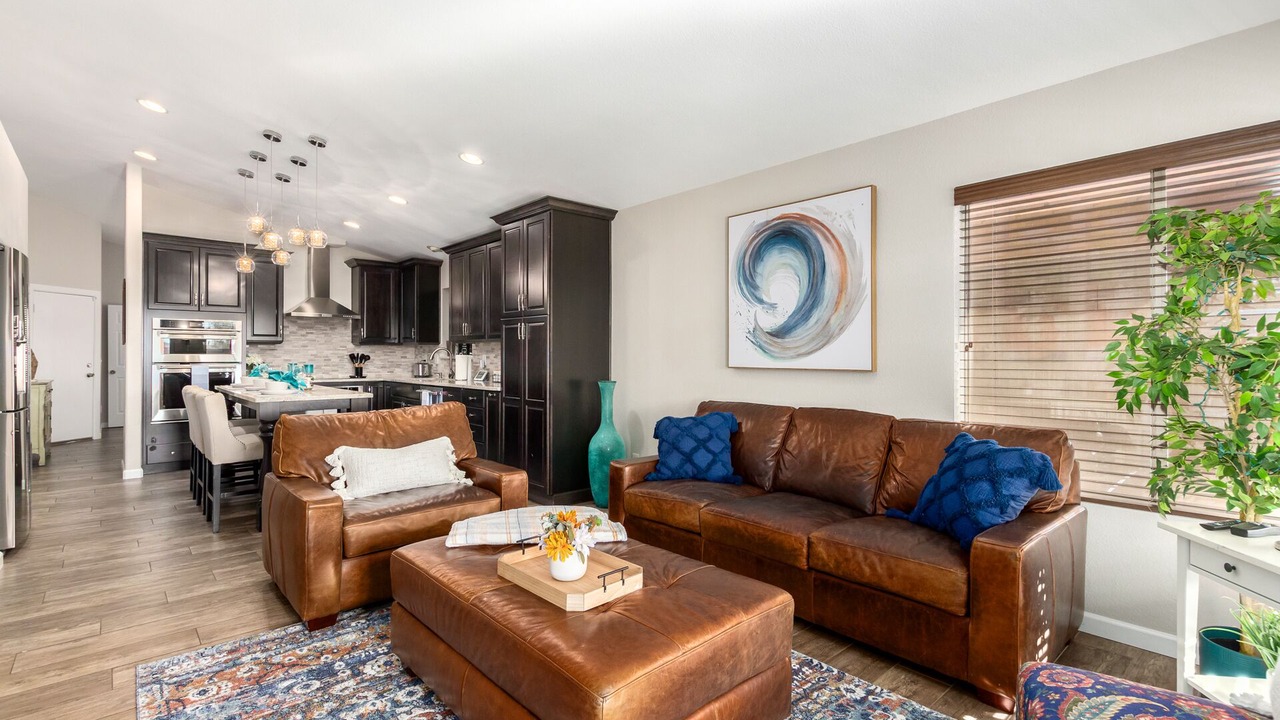 Photo of Livingroom in Desert Ridge