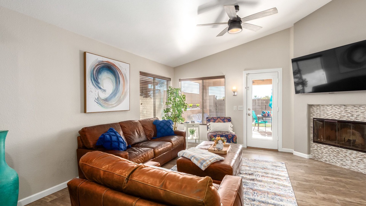 Photo of Livingroom in Desert Ridge