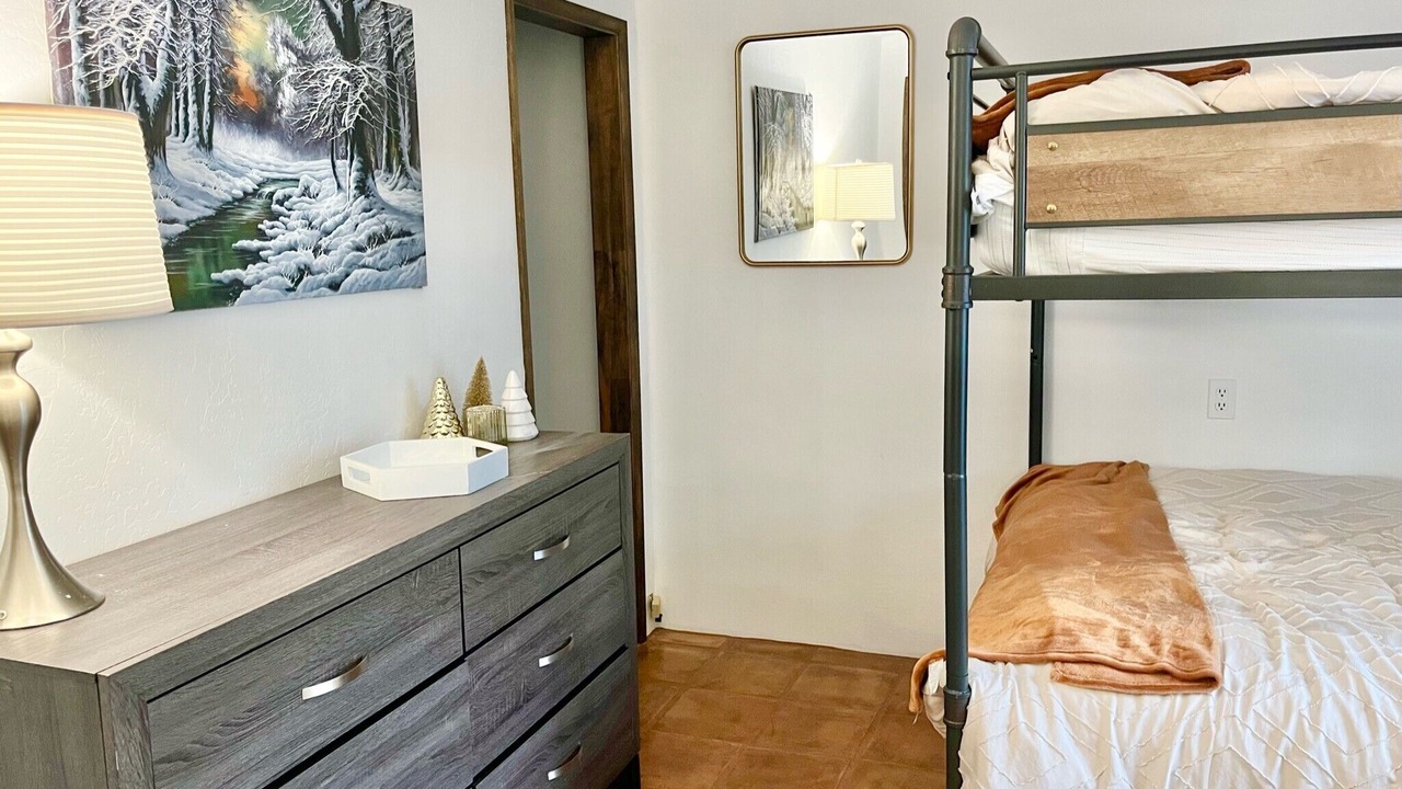 Photo of Bedroom in Oak Knoll Village