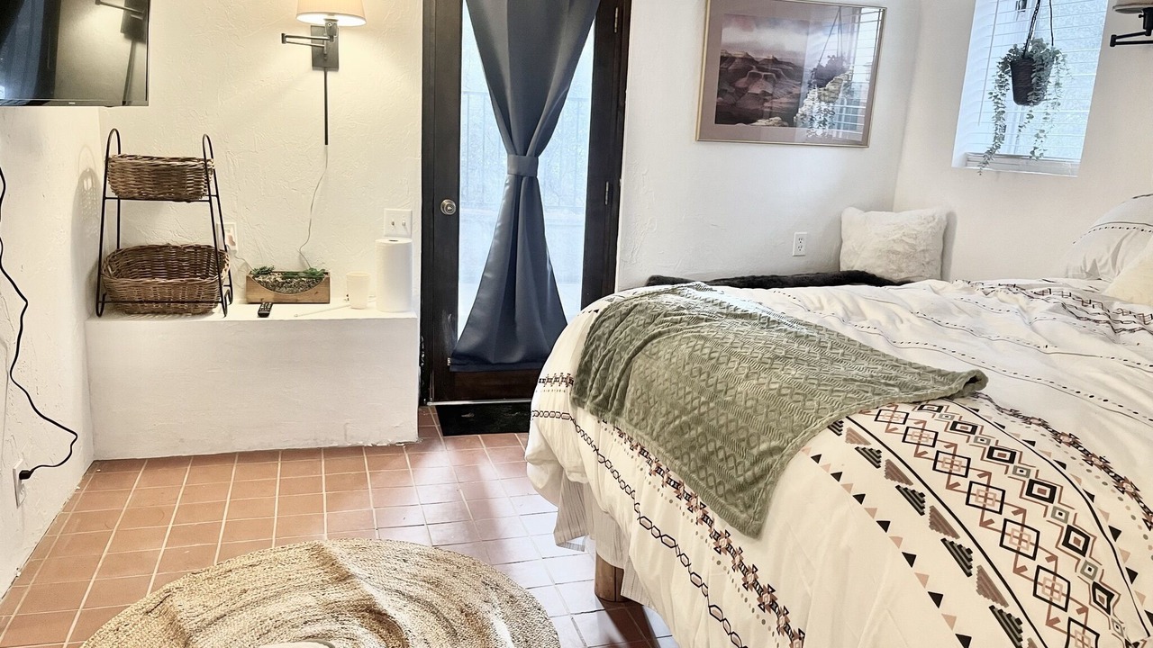 Photo of Bedroom in Oak Knoll Village