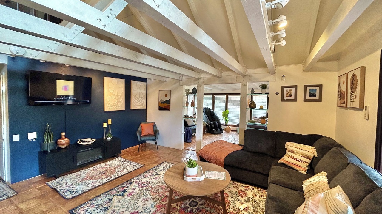 Photo of Livingroom in Oak Knoll Village