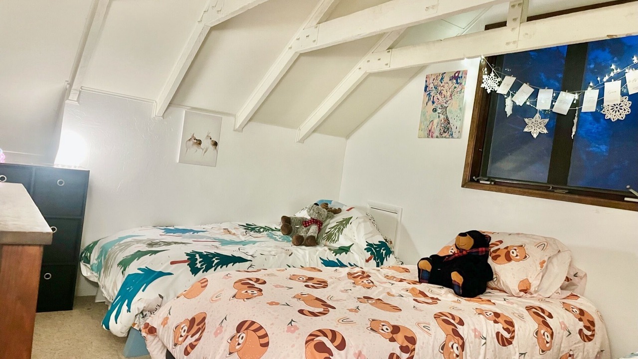 Photo of Bedroom in Oak Knoll Village