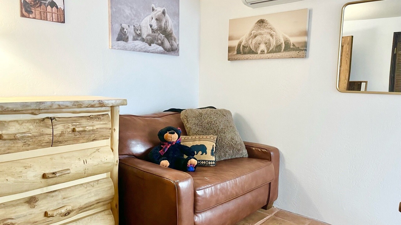 Photo of Livingroom in Oak Knoll Village