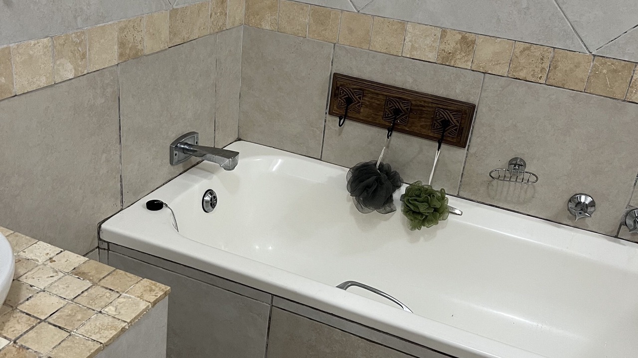 Photo of Bathroom in Leisure Crest