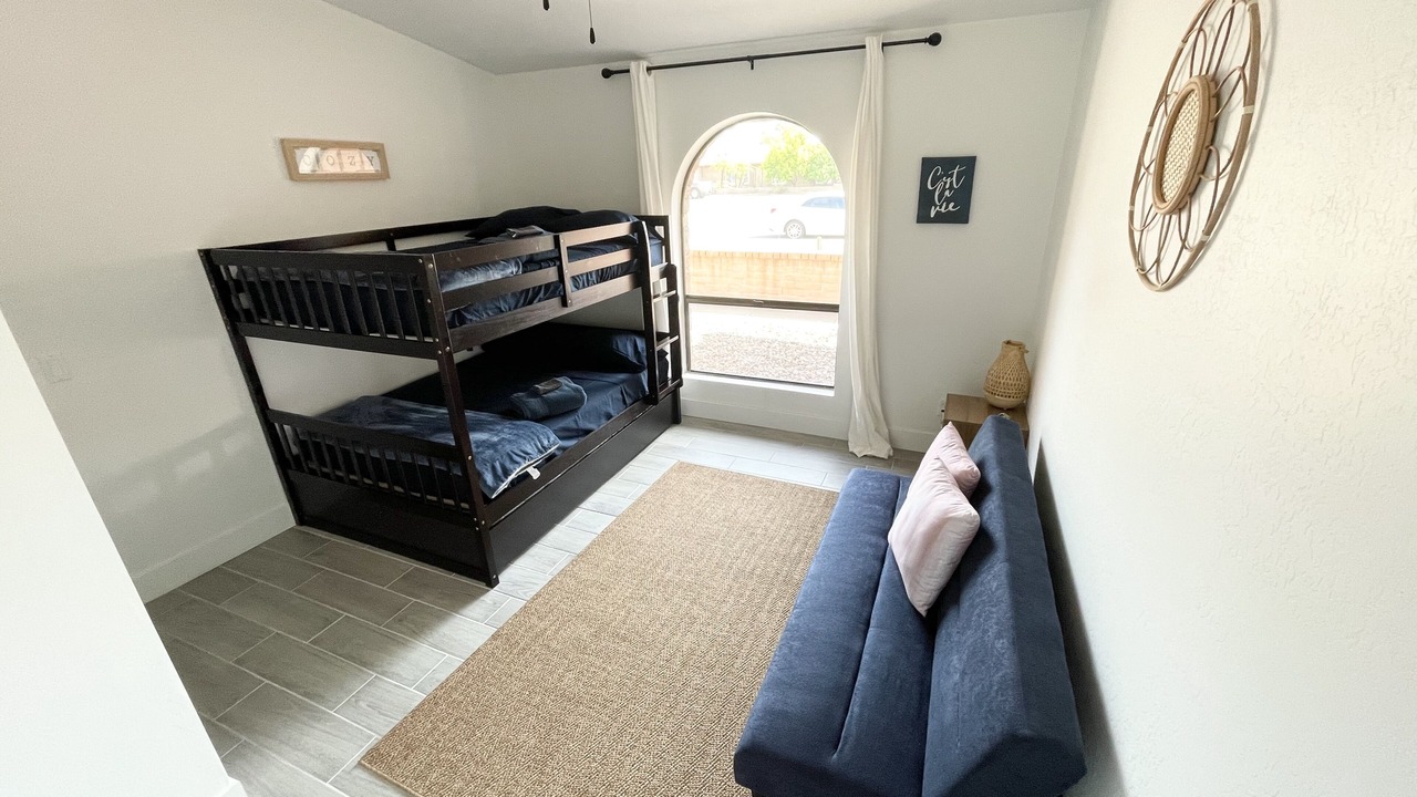 Photo of Bedroom in Paradise Valley Village