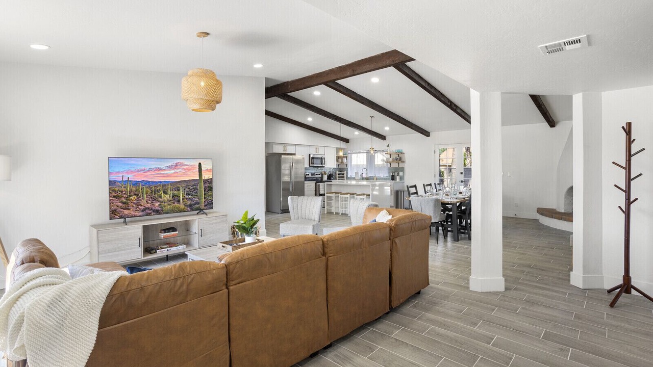 Photo of Livingroom in Paradise Valley Village