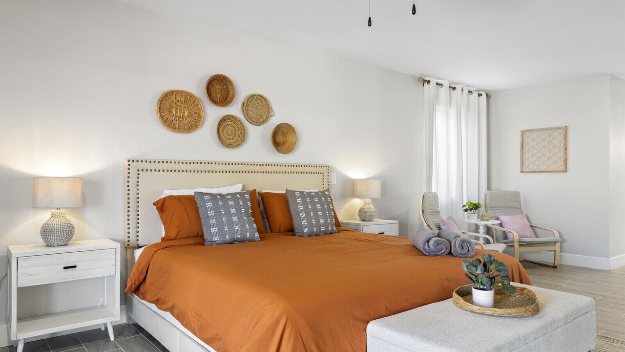 Photo of Bedroom in Paradise Valley Village