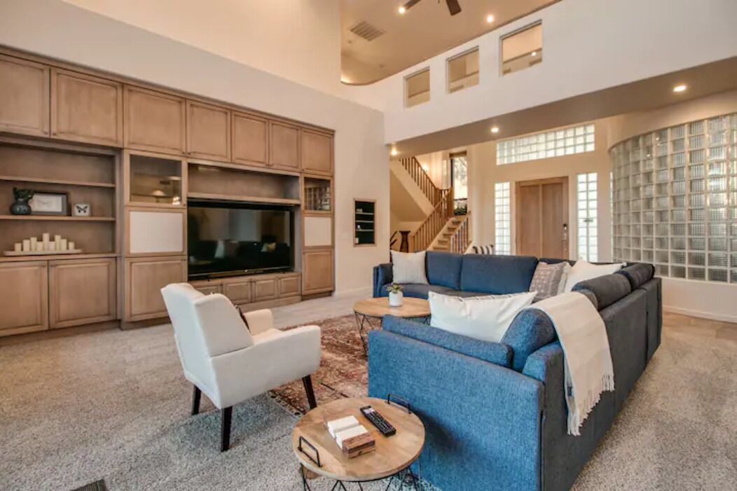 Photo of Livingroom in Paradise Valley Village