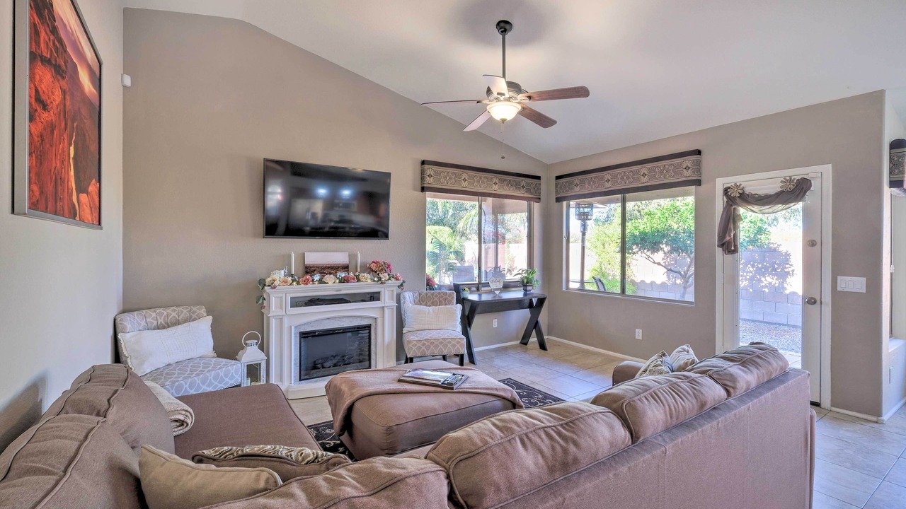 Photo of Livingroom in Sun Groves