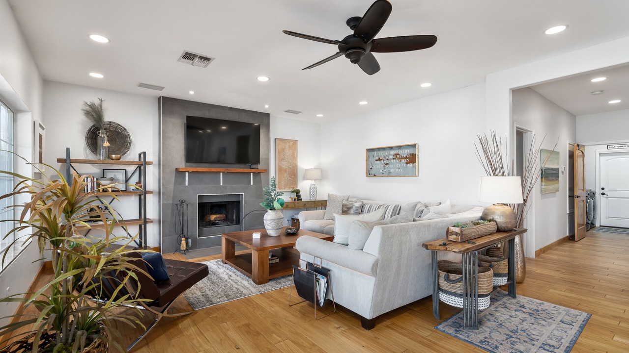 Photo of Livingroom in Crystal Shores