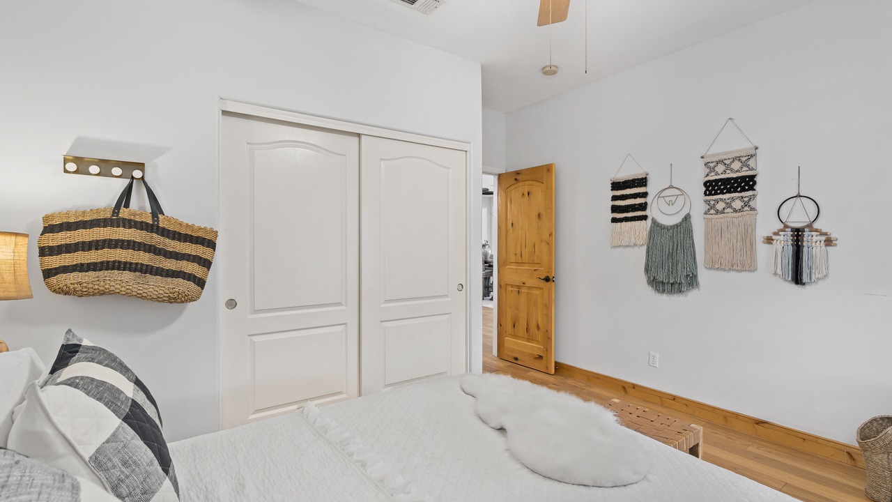 Photo of Bedroom in Crystal Shores