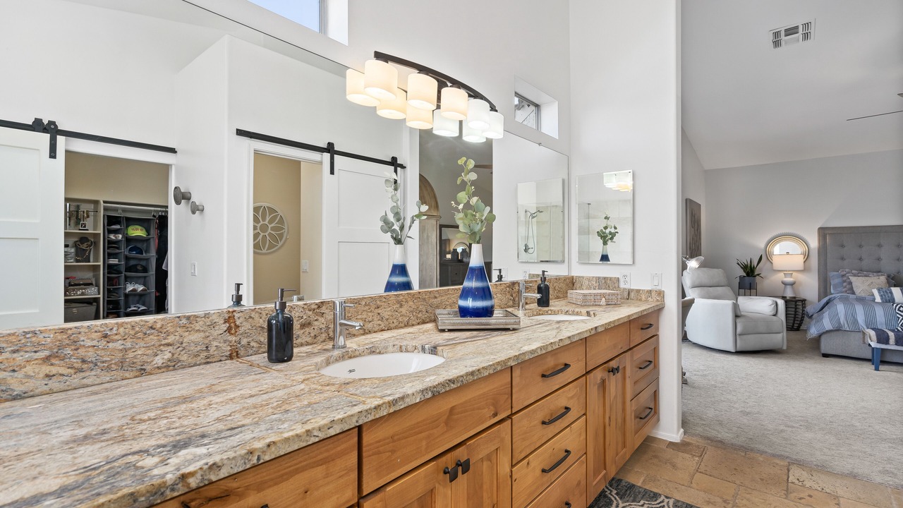 Photo of Bathroom in Crystal Shores