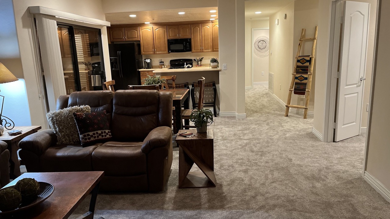 Photo of Livingroom in Desert Ridge