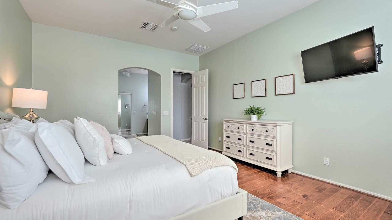 Photo of Bedroom in Rovey Farm Estates