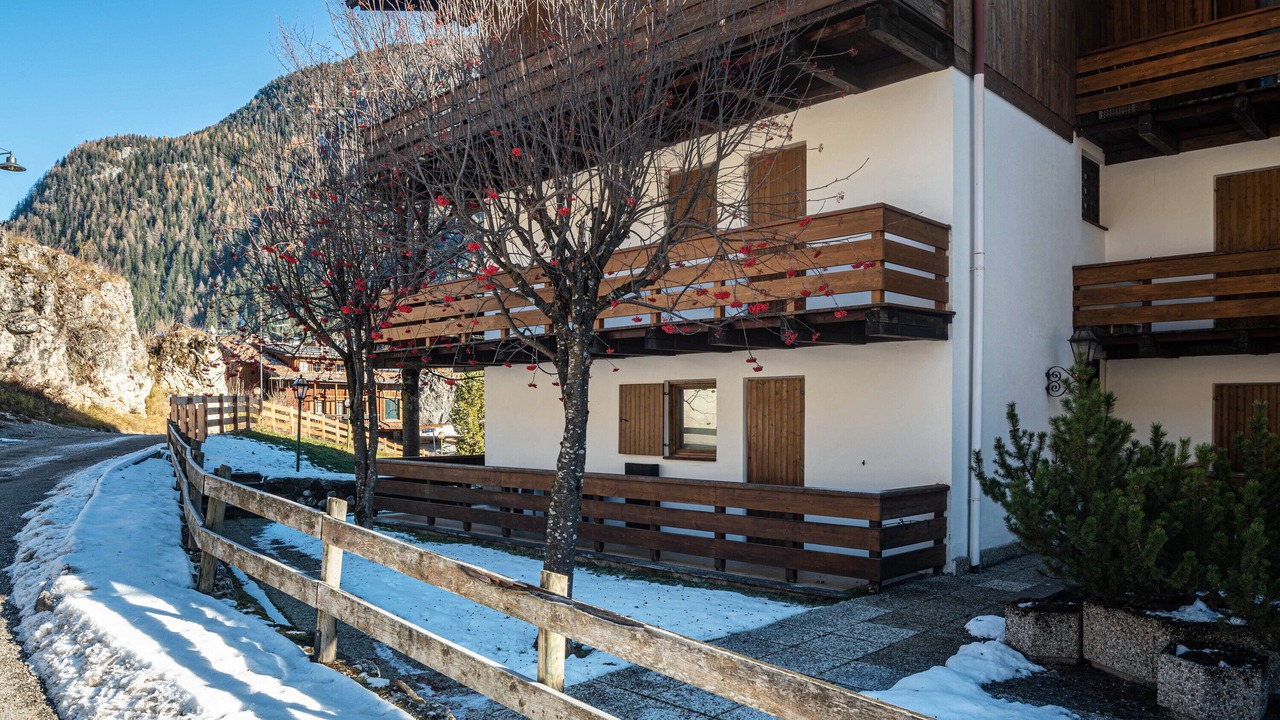 Photo of Outdoor in Pera