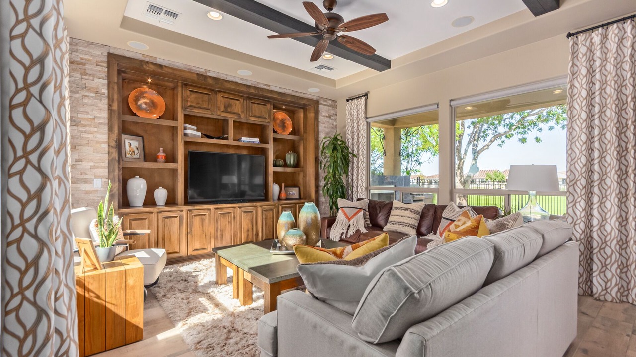 Photo of Livingroom in Encanterra