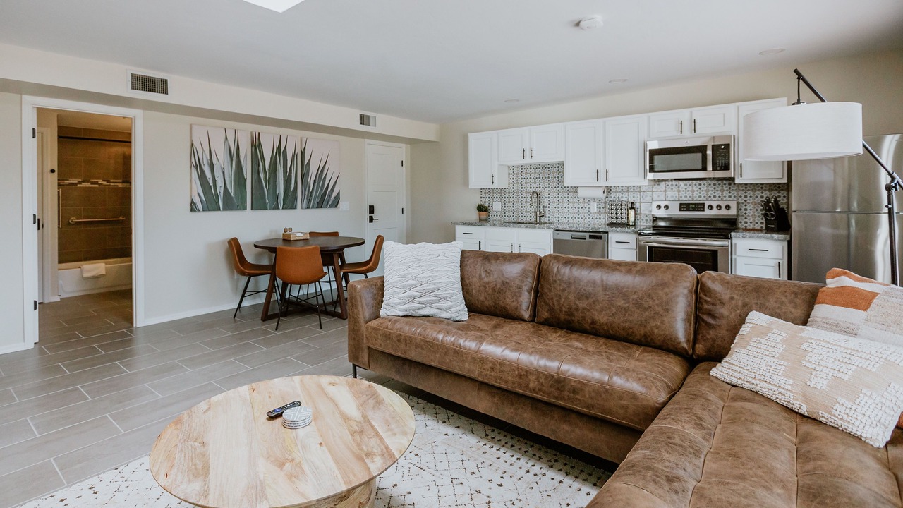 Photo of Livingroom in Oracle Heights Estates