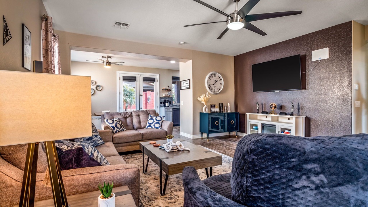 Photo of Livingroom in East Mesa