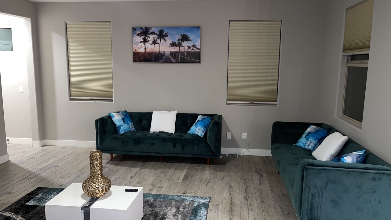 Photo of Livingroom in East Mesa