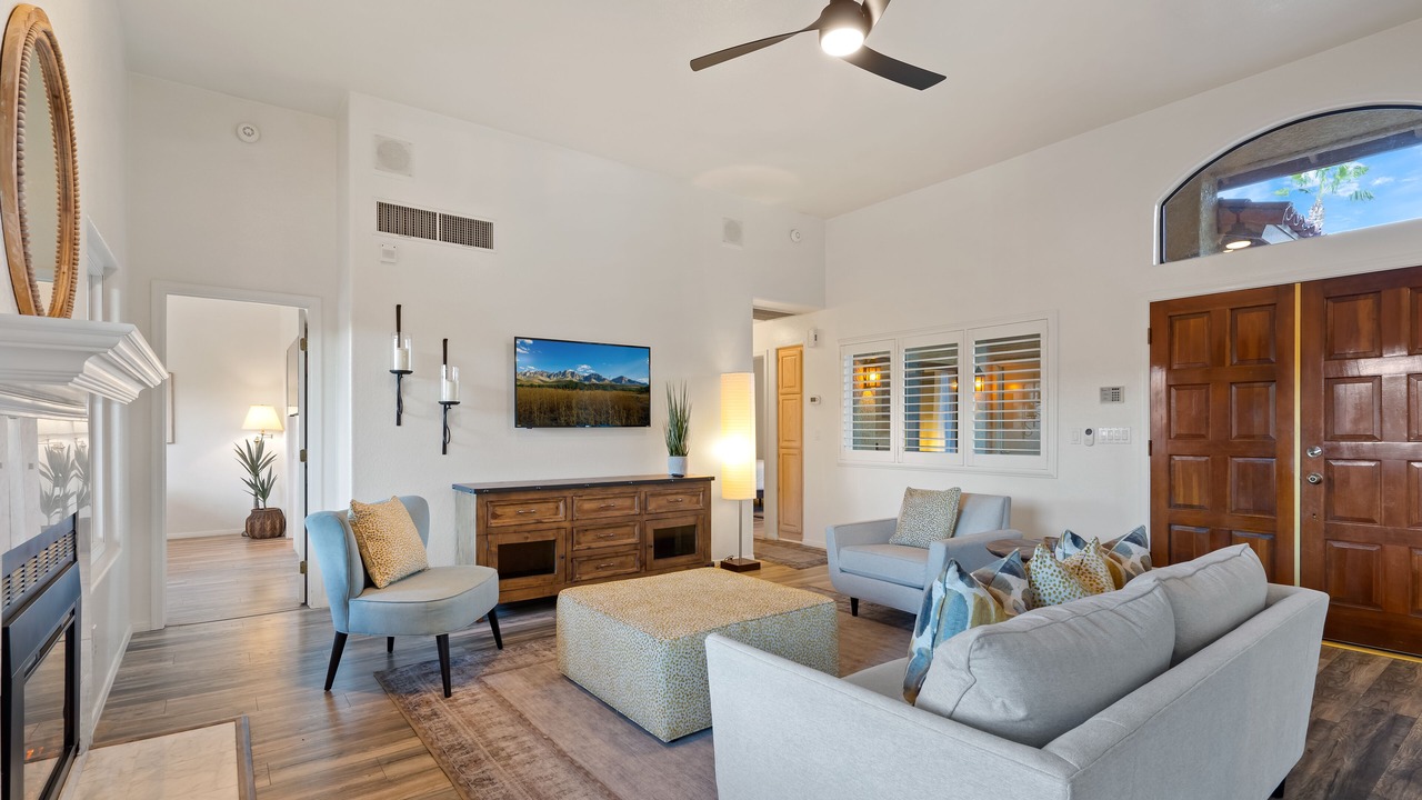 Photo of Livingroom in Oro Valley