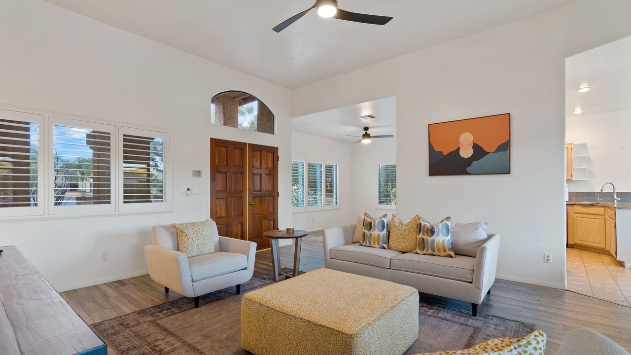 Photo of Livingroom in Oro Valley
