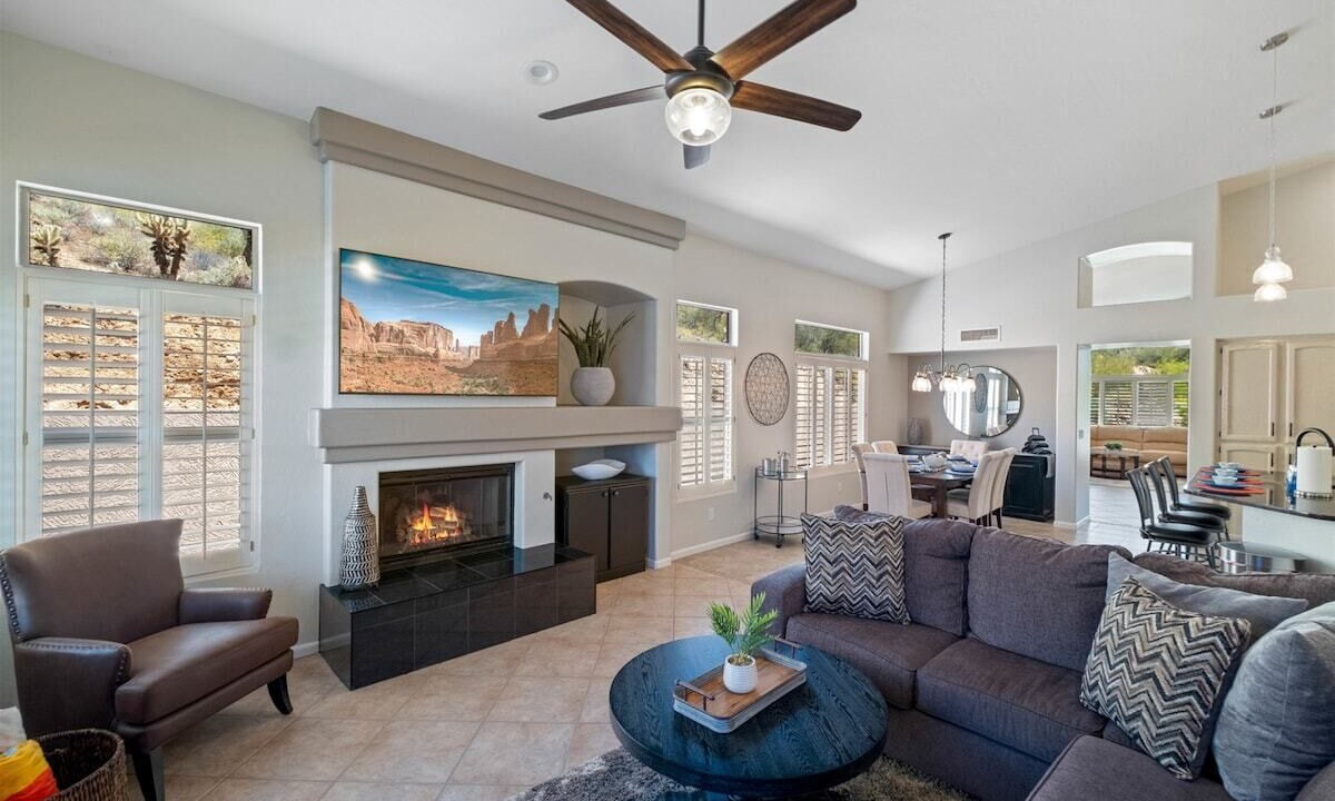 Photo of Livingroom in Red Mountain Ranch