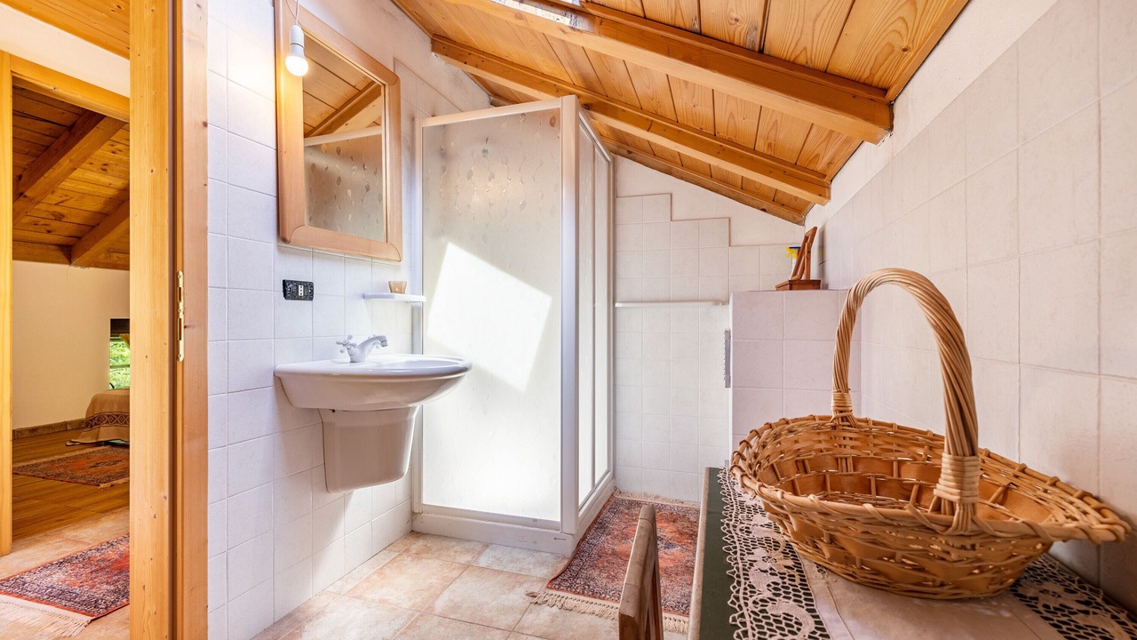 Photo of Bathroom in Borgo Lares