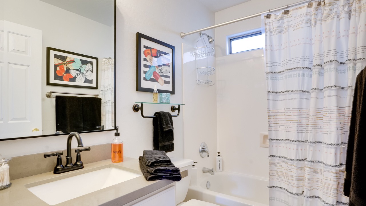 Photo of Bathroom in Dysart Cactus