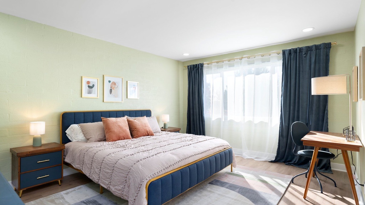 Photo of Bedroom in Fashion Square
