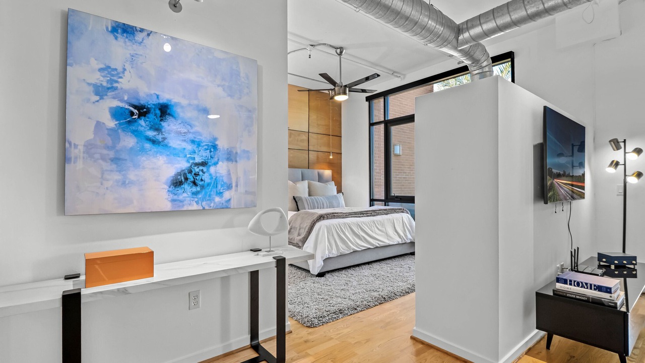 Photo of Bedroom in Entertainment District