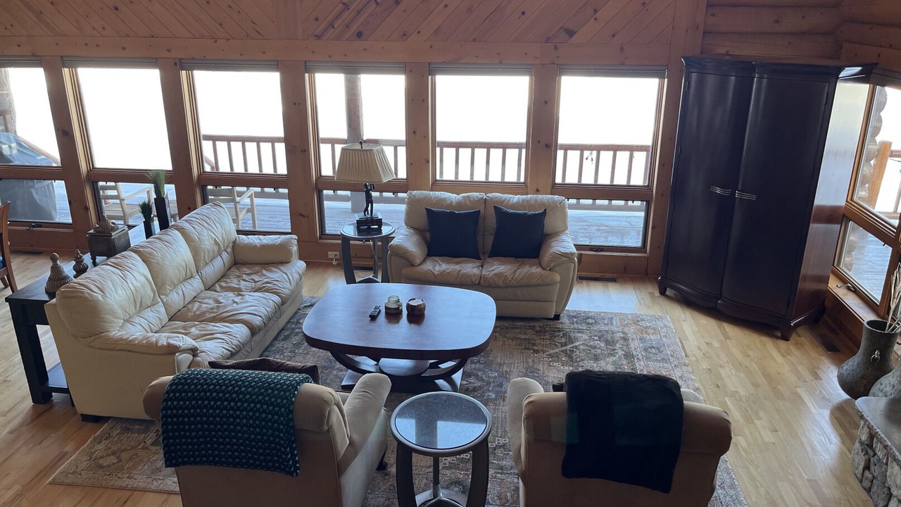 Photo of Livingroom in Baderville