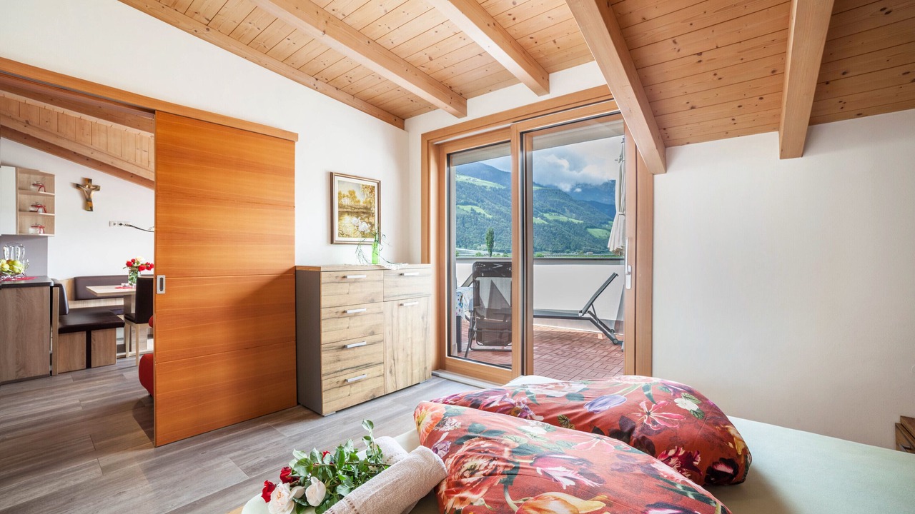 Photo of Bedroom in Plaus