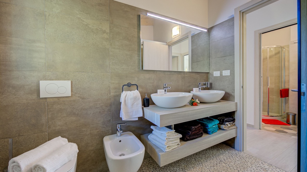Photo of Bathroom in Dro