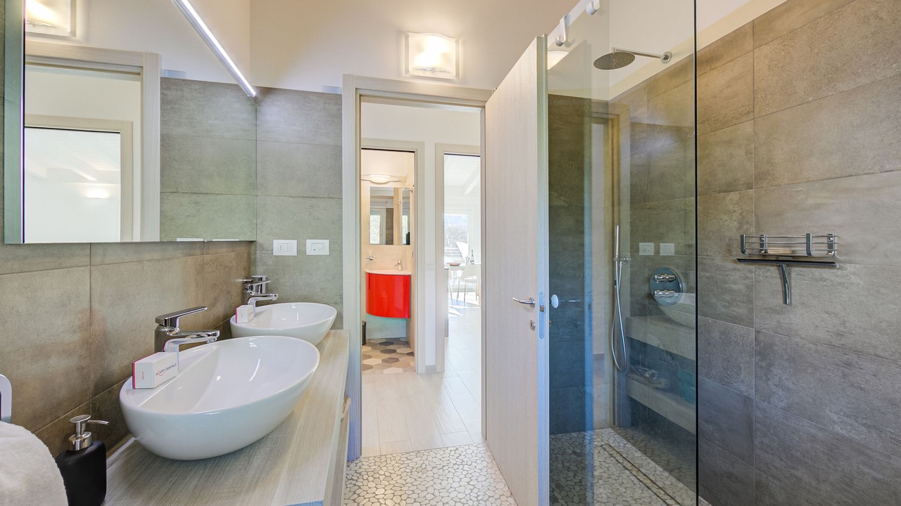Photo of Bathroom in Dro