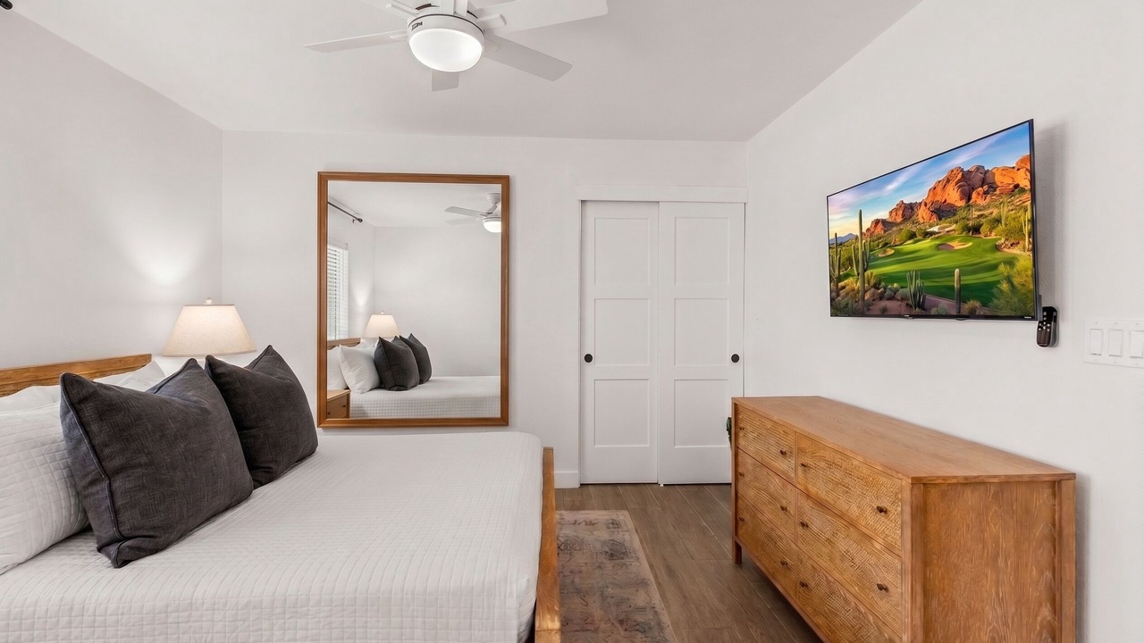 Photo of Bedroom in Paradise Valley Village