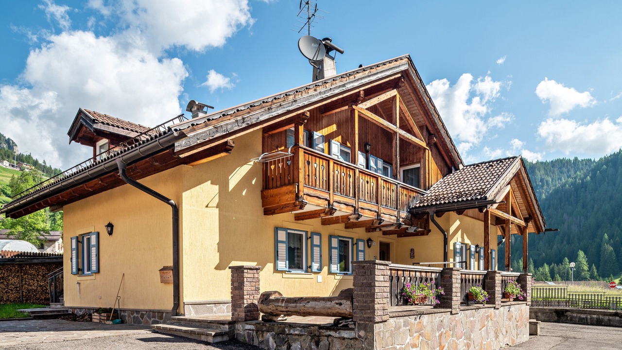Photo of Outdoor in Pera