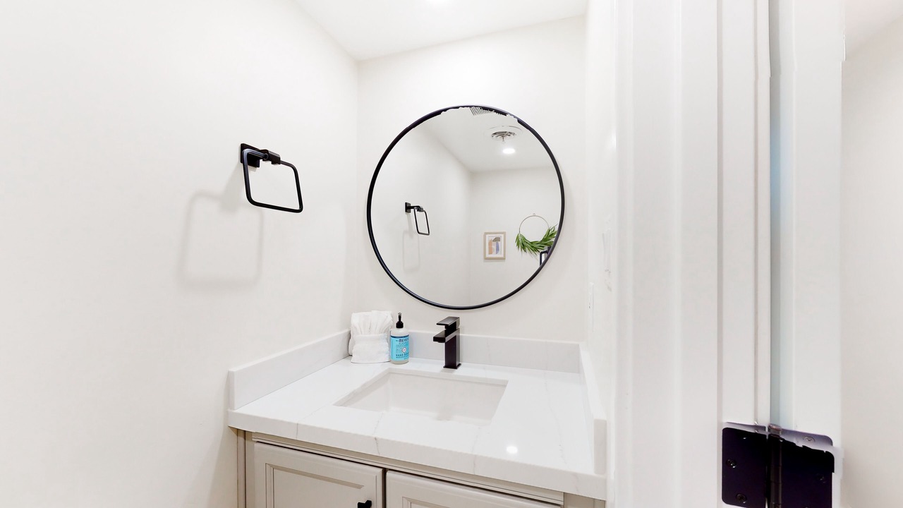 Photo of Bathroom in Fashion Square