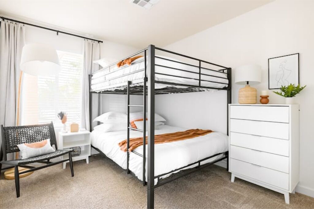 Photo of Bedroom in Paradise Valley Village