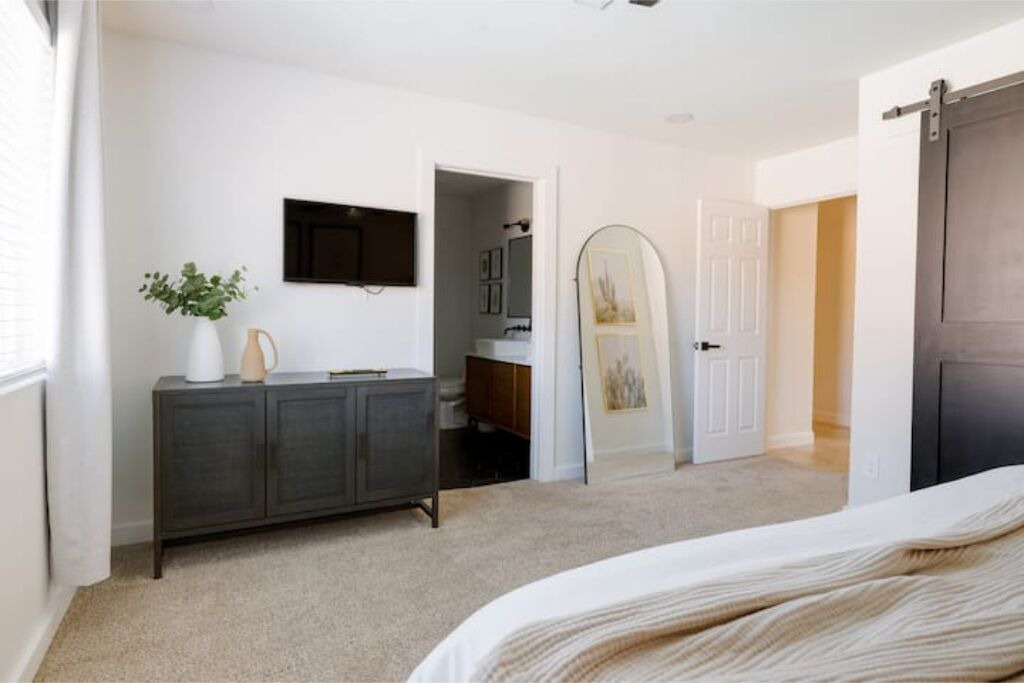 Photo of Bedroom in Paradise Valley Village