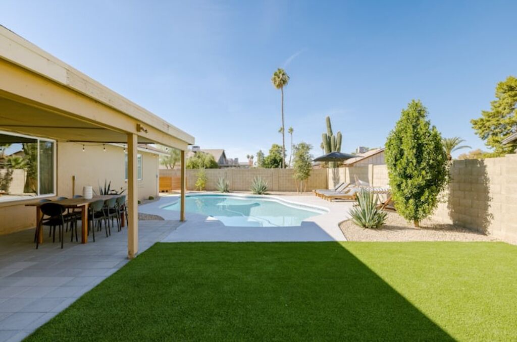 Photo of Outdoor in Paradise Valley Village