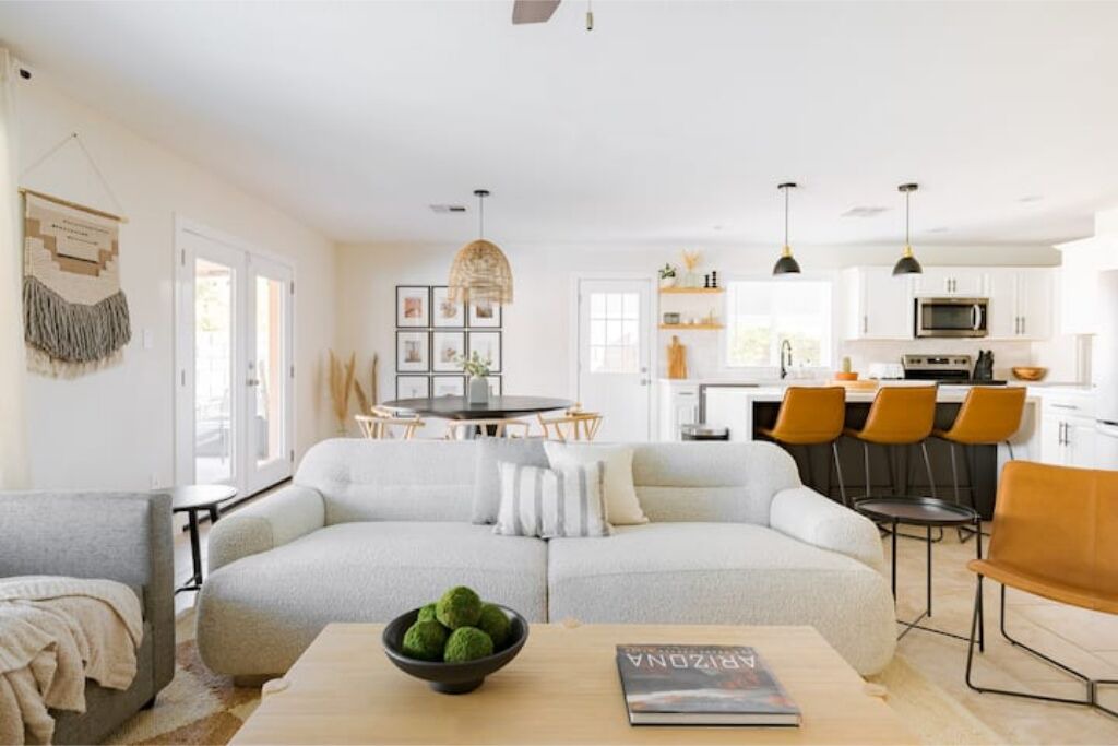 Photo of Livingroom in Paradise Valley Village