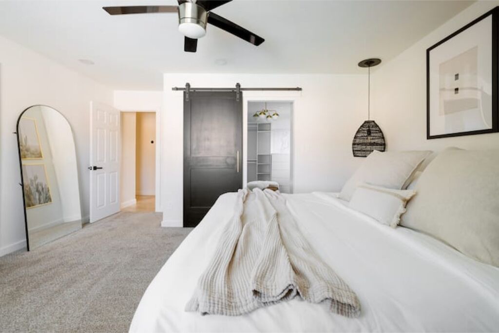 Photo of Bedroom in Paradise Valley Village
