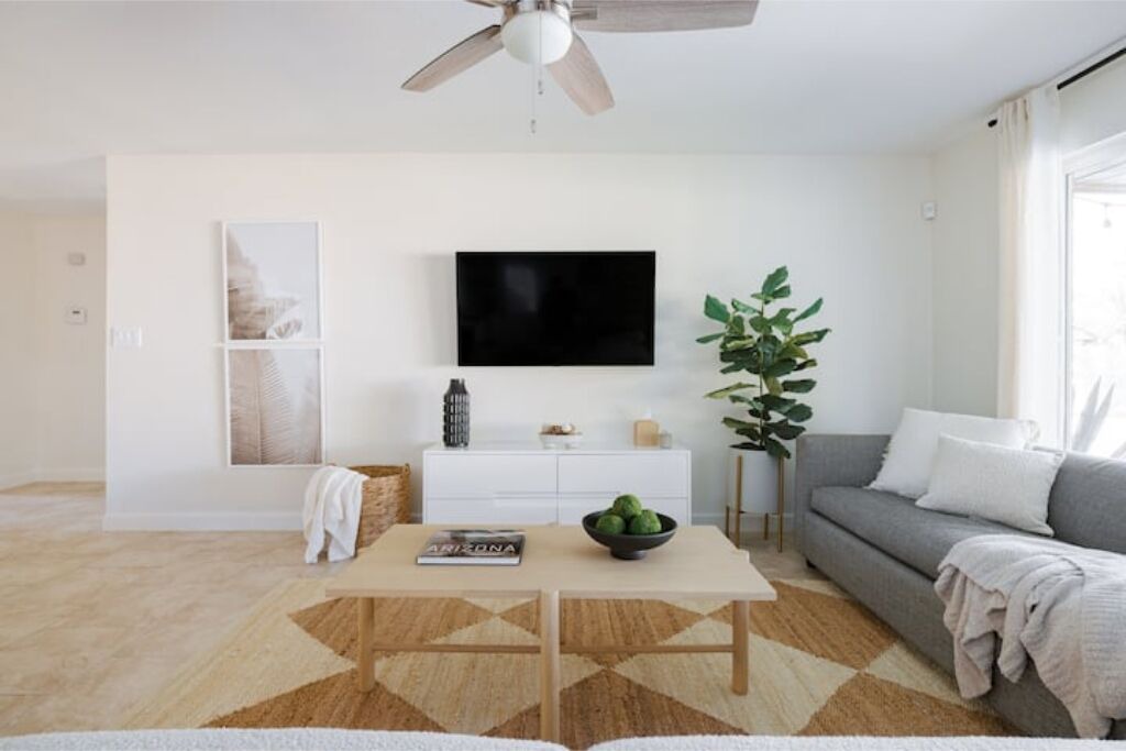 Photo of Livingroom in Paradise Valley Village