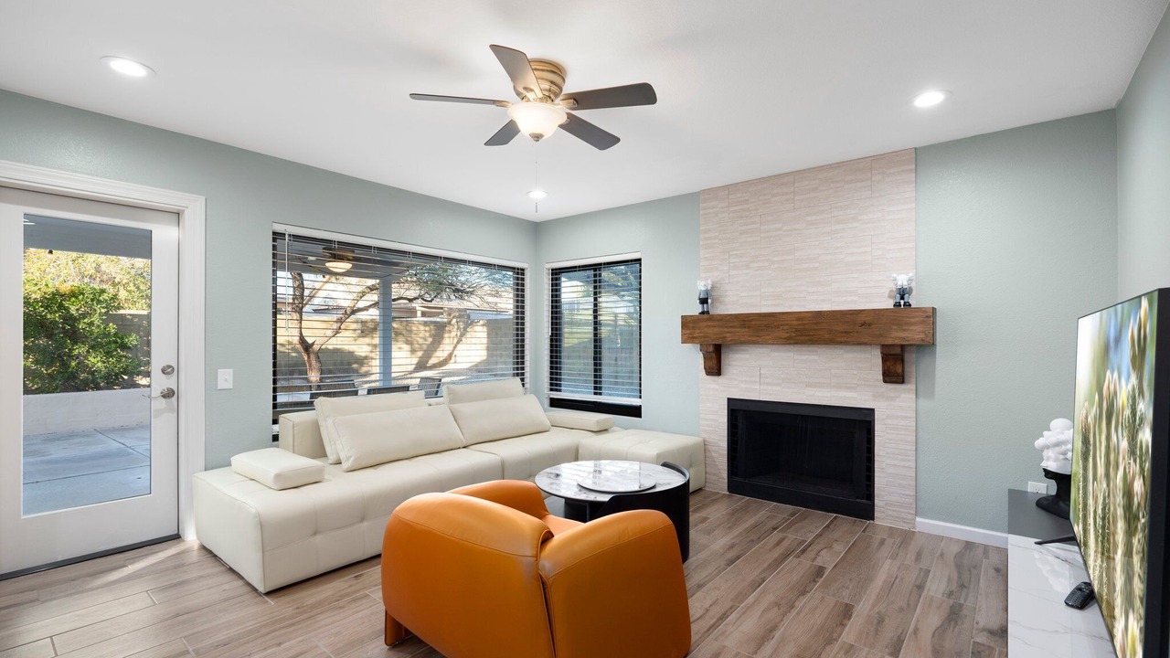 Photo of Livingroom in East Mesa