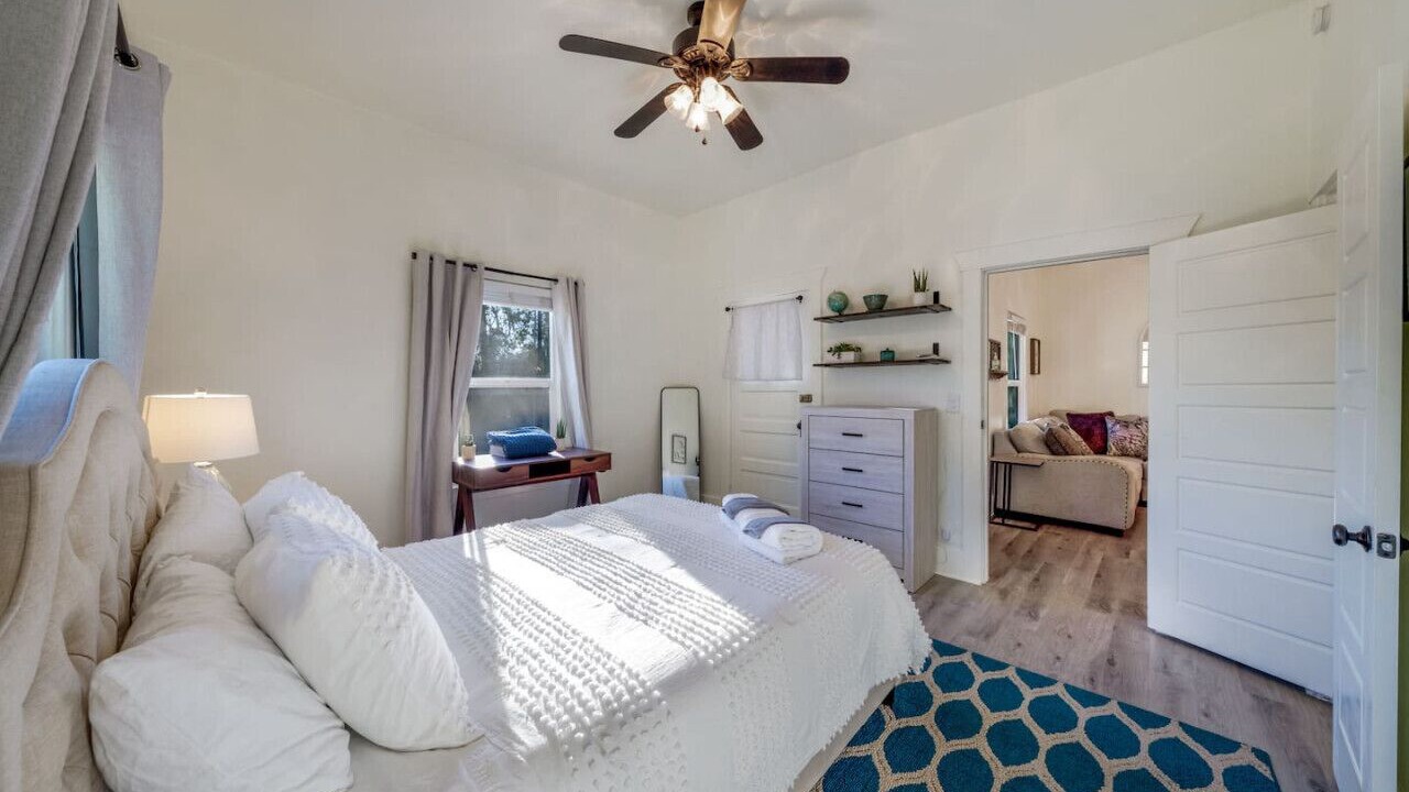 Photo of Bedroom in Iron Horse Historic District
