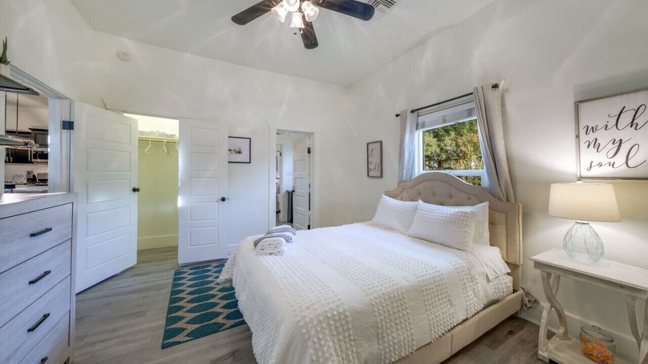 Photo of Bathroom in Iron Horse Historic District