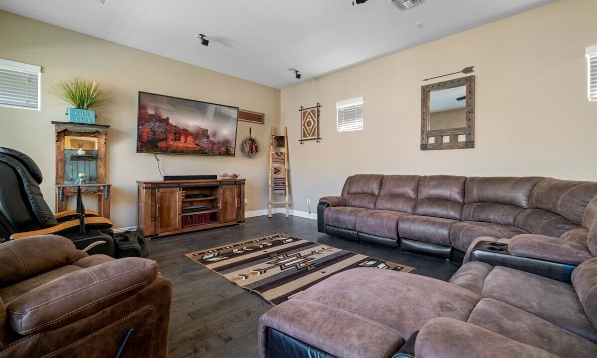 Photo of Bedroom in East Mesa