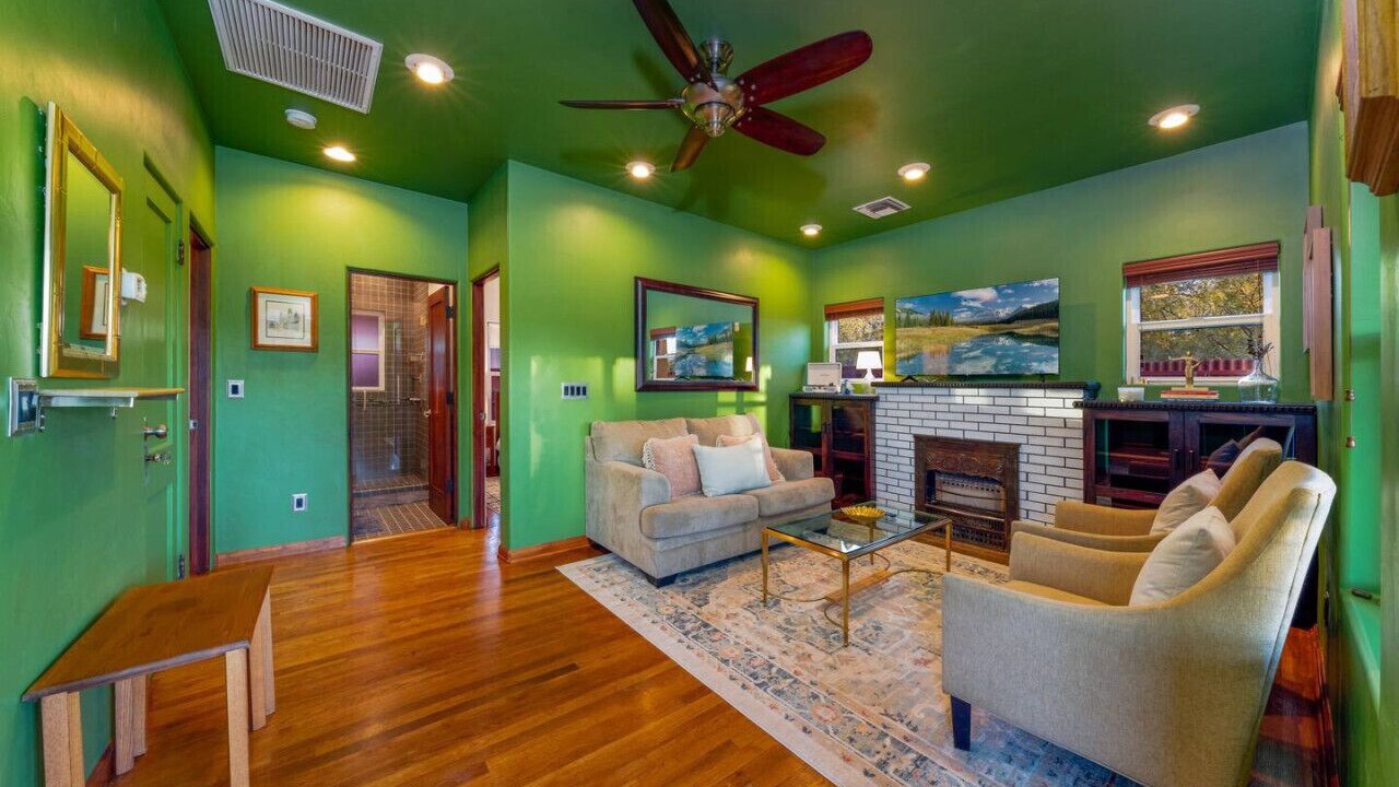 Photo of Livingroom in Feldman's