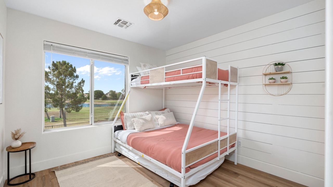 Photo of Bedroom in Greenfield Lakes